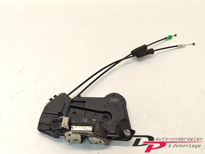 Deurslot Mechaniek 4Deurs links-voor van een Peugeot 108, Gebruikt, -, -, Ophalen of Verzenden
