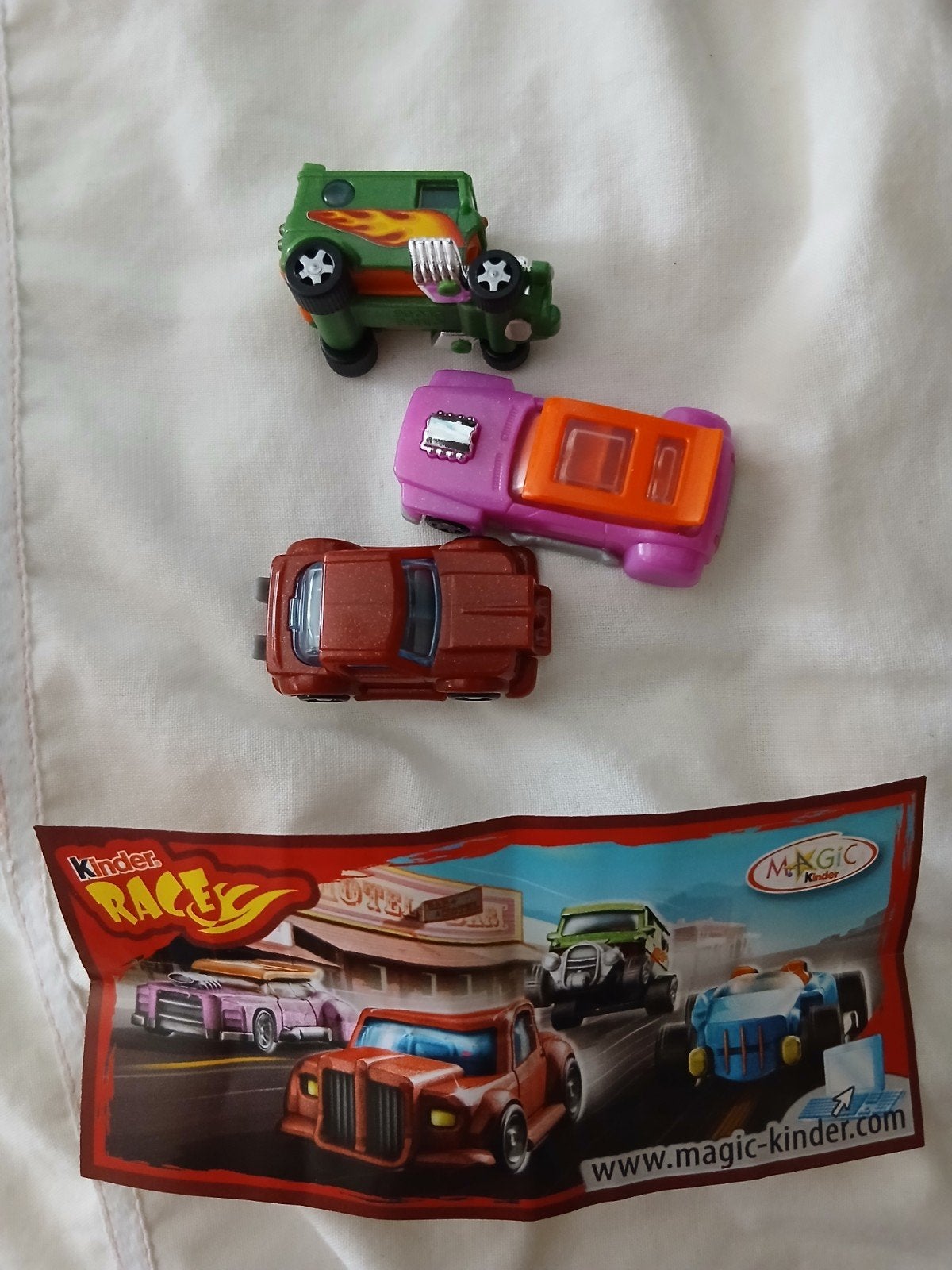 Kinder Surprise Race Auto's - Set van 3 met strookjes, Ophalen of Verzenden, Zo goed als nieuw