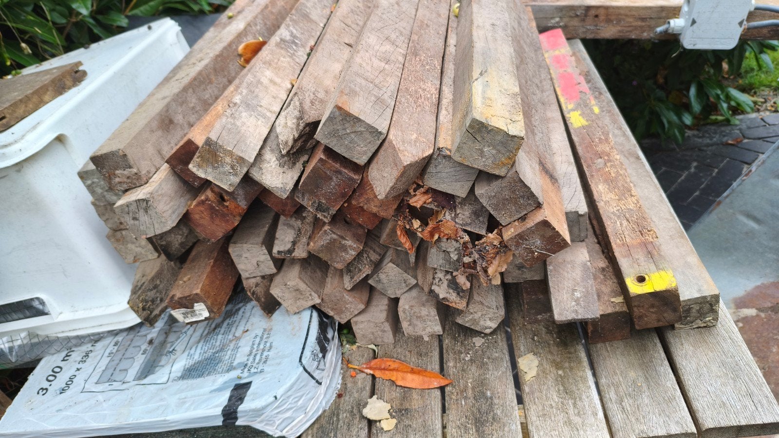Piketpaaltjes hardhout 60cm. 50 stuks., Ophalen, Minder dan 180 cm, Planken, Hardhout