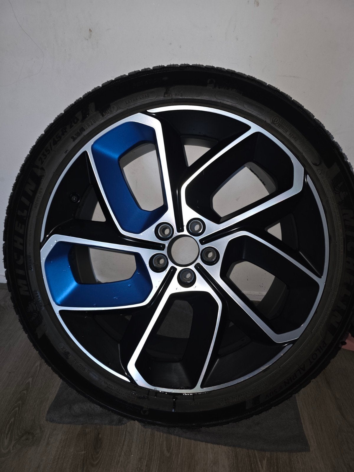 Lynk&Co Band met Velg 20" - Lichte Gebruikerssporen, Auto-onderdelen, Ophalen of Verzenden, Gebruikt