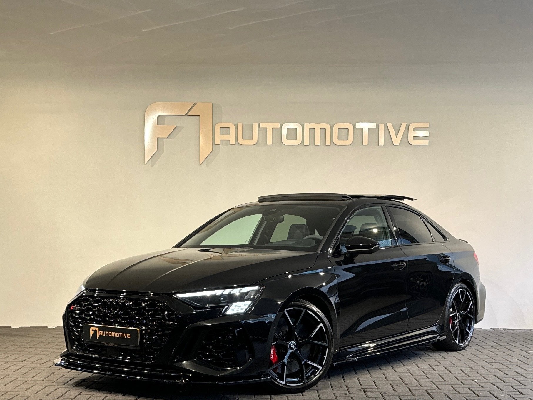 Audi RS3 Limousine 2.5 TFSI quattro Pano|Ceramic|HuD|B&O|VOL, Auto's, Audi, Automaat, Gebruikt, RS3, Automatische klimaatregeling