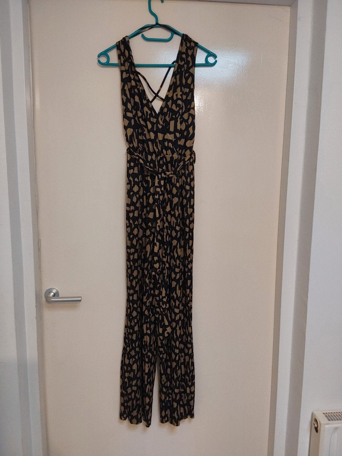 Prachtige jumpsuit van Only maat L met leuke allover print e, Kleding | Dames, Only, Verzenden, Zo goed als nieuw