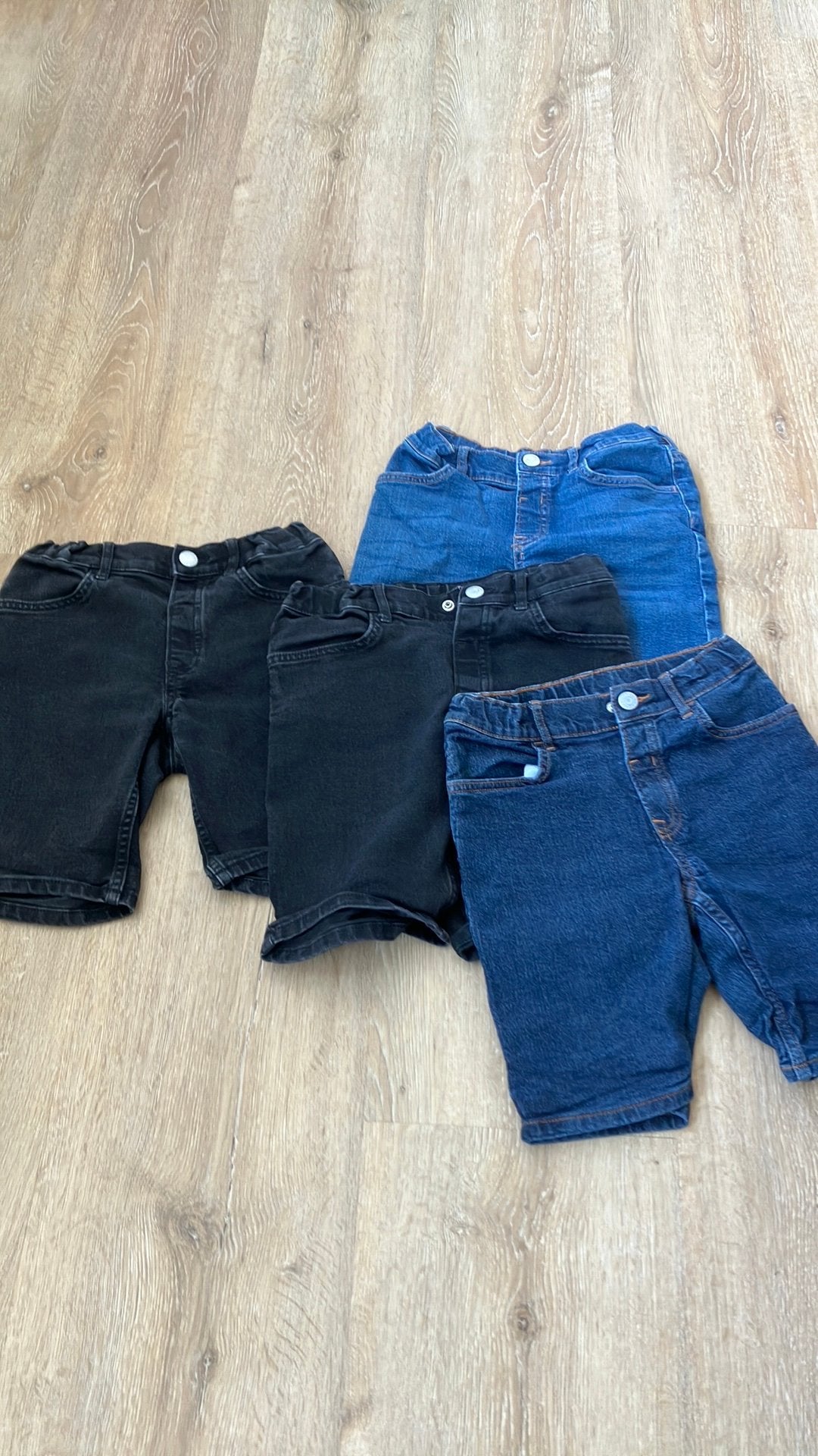 Korte jeans 4x 128, 1x 122 1x 134 en sweats 2x 128, Ophalen of Verzenden, Zo goed als nieuw, Meisje, Broek