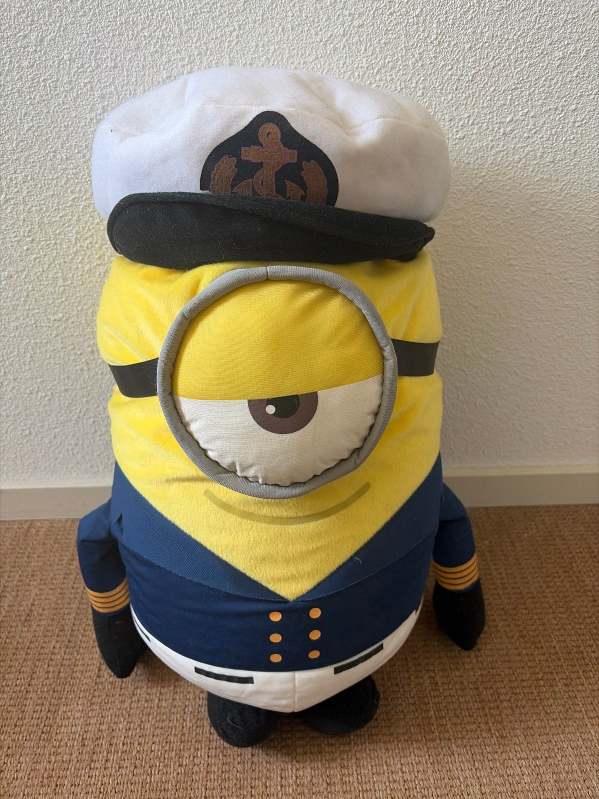 Minion knuffel in kapiteinskostuum - Despicable Me, Gebruikt, Overige merken, Overige typen, Ophalen of Verzenden