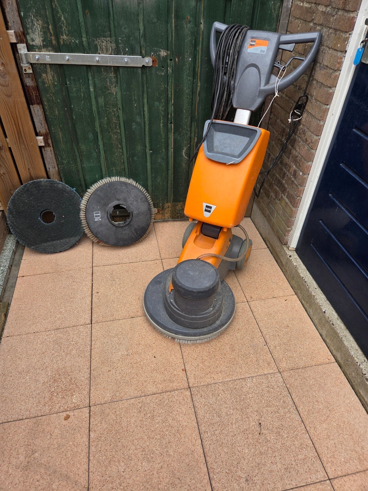 taski ergodisk 200 boenmachine, Ophalen
