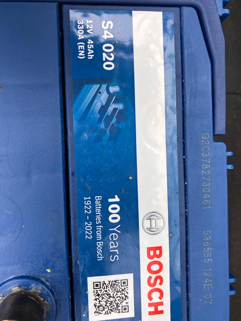 Bosch S4 020 Accu 12V 45Ah 330A (EN), Auto-onderdelen, Accu's en Toebehoren, Ophalen, Nieuw