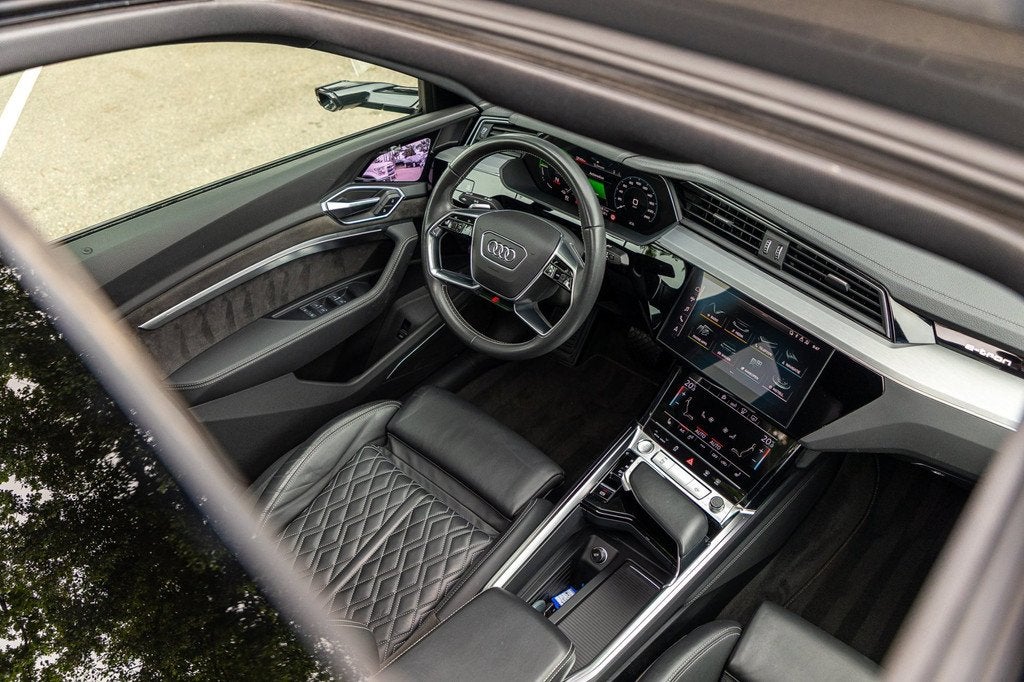 Audi E-tron Sportback 55 quattro S-Line 95 kWh Soh 92% I Pan, Auto's, Audi, Automaat, 131 €/maand, Zwart, 95 kWh