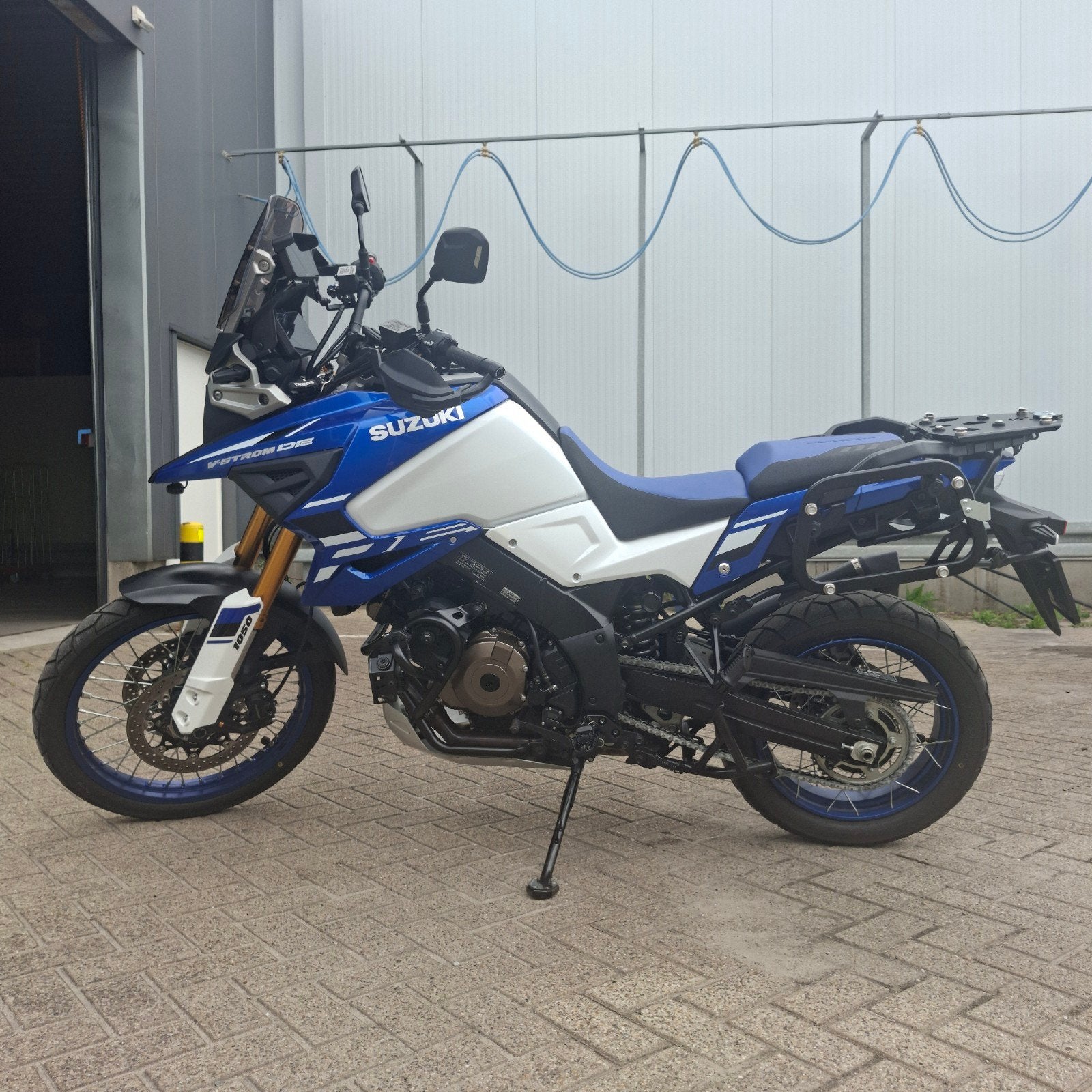Suzuki V-Strom 1050 DE    2025 super compleet!!!, Motoren, Nieuw, Motorrijbewijs A, Particulier, Handvatverwarming