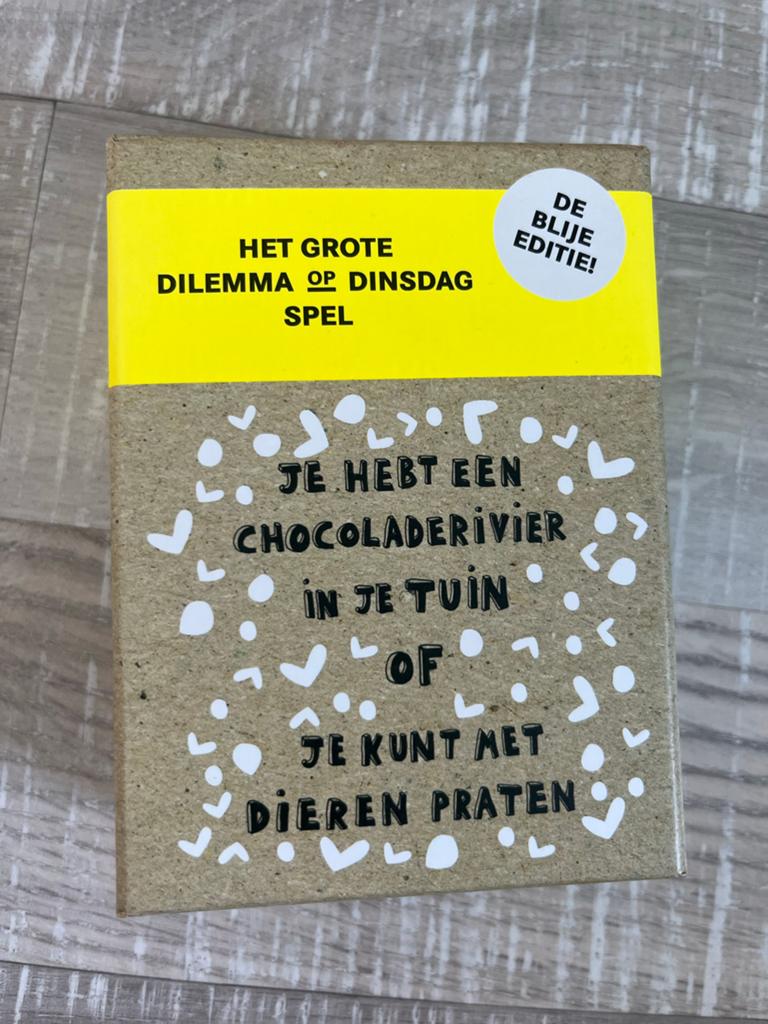 Het Grote Dilemma op Dinsdag Spel - De Blije Editie, Drie of vier spelers, Ophalen of Verzenden, Zo goed als nieuw