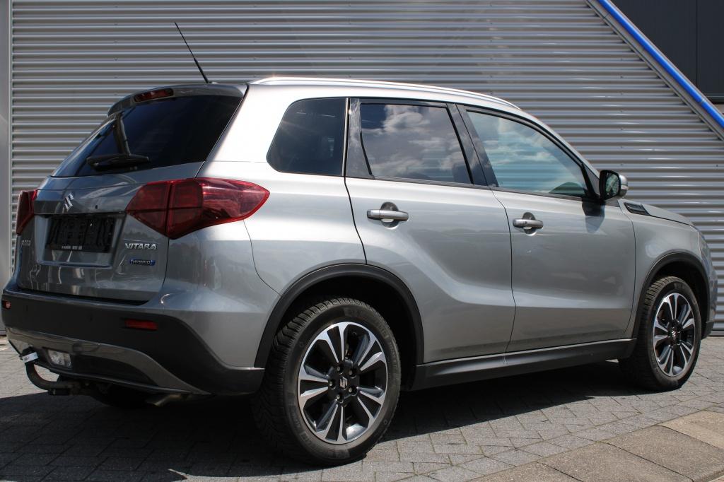 Suzuki Vitara 1.5 Hybrid Style Automaat | Panoramdak | Half, Auto's, Suzuki, Automaat, Gebruikt, Zwart, 4 cilinders