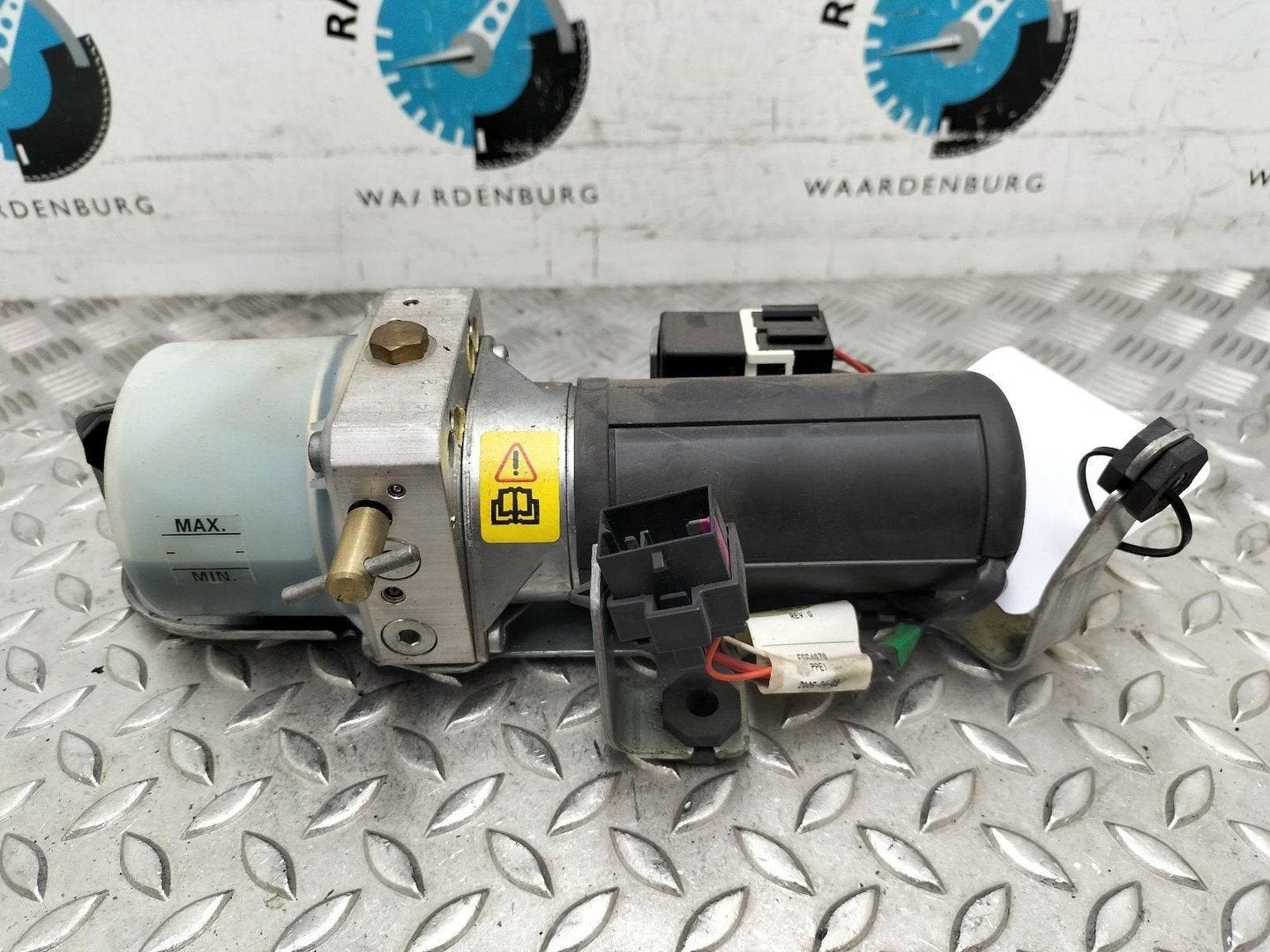 VOLKSWAGEN BEETLE 1.9 TDI Trendline  CABRIOLET DAK MOTOR 1Y0, Ophalen of Verzenden, Gebruikt, ARN erkend