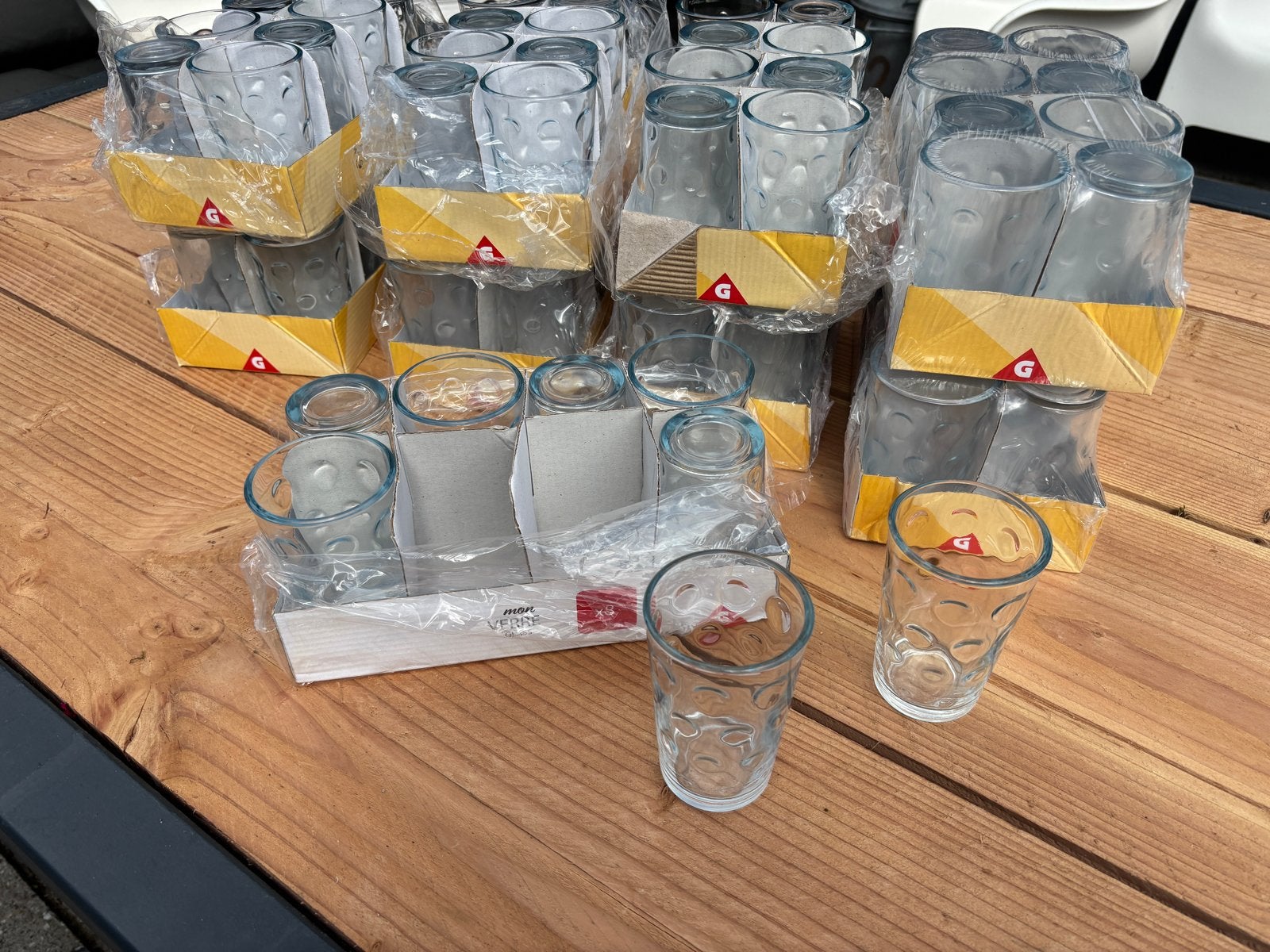 72 waterglazen, deels nieuw, deels eenmalig gebruikt, Ophalen, Zo goed als nieuw, Glas, Glas of Glazen