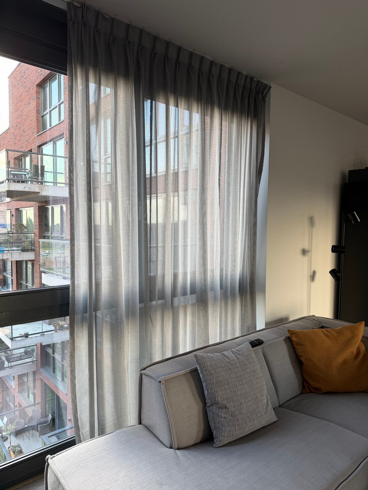 Hema gordijn Vicenza Grey transparant, Huis en Inrichting, Stoffering | Gordijnen en Lamellen, Gebruikt, 200 cm of meer, Ophalen of Verzenden