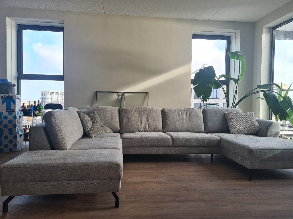 Grijze bank, Huis en Inrichting, Banken | Bankstellen, Gebruikt, Hoekbank, Vierpersoons of meer, 300 cm of meer, Minder dan 75 cm