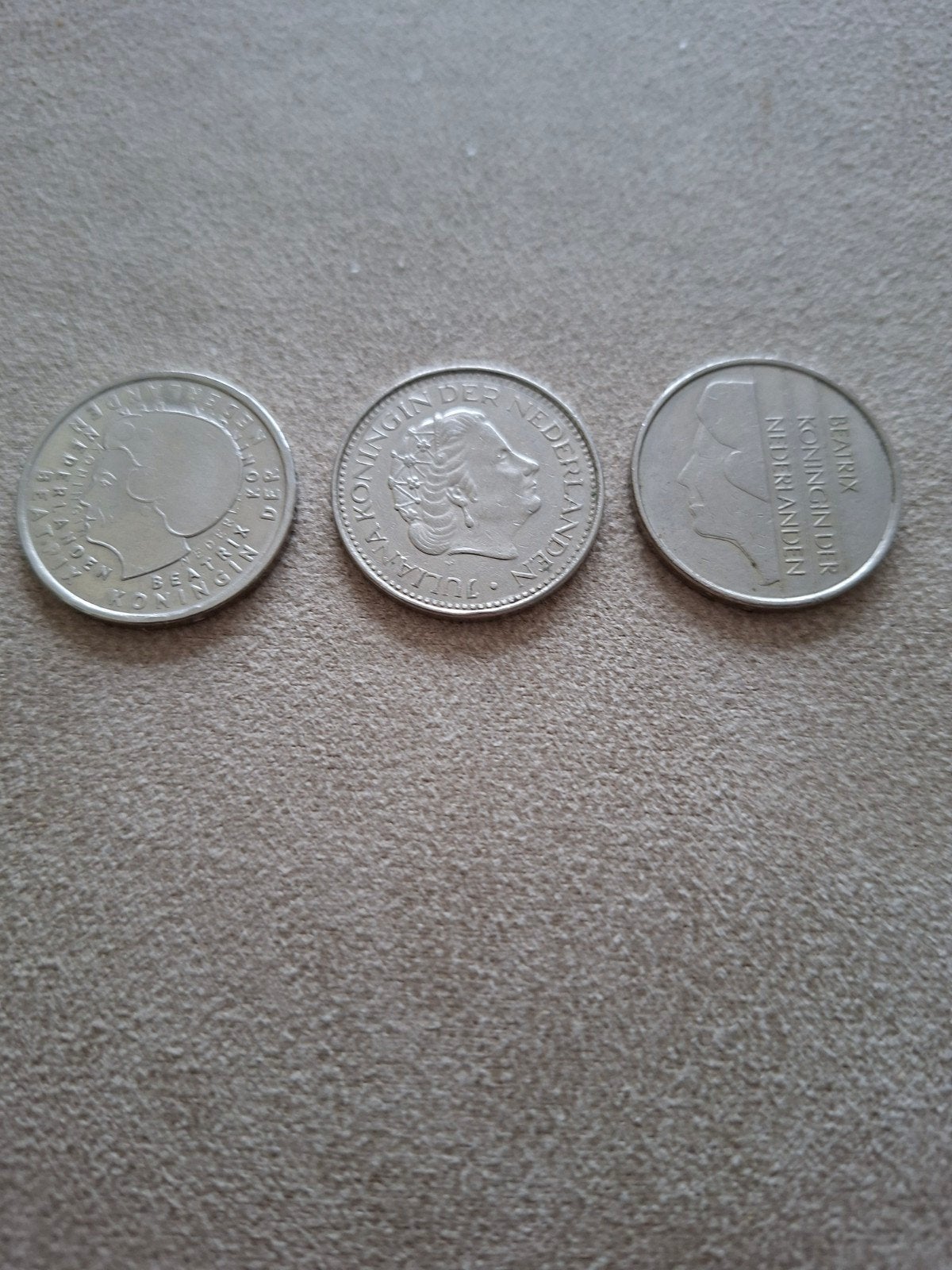 Set van 3 Guldens (Beatrix, Juliana) + 5 Wilhelmina 5 cent, Ophalen of Verzenden, Koningin Juliana, 1 gulden, Setje