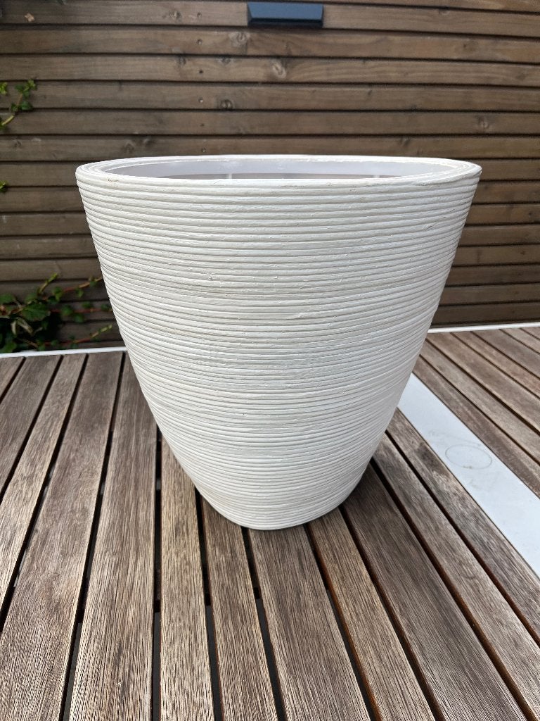 grote witte binnen bloempot rotan  look 25L, Kunststof, Zo goed als nieuw, Minder dan 40 cm, Balkon