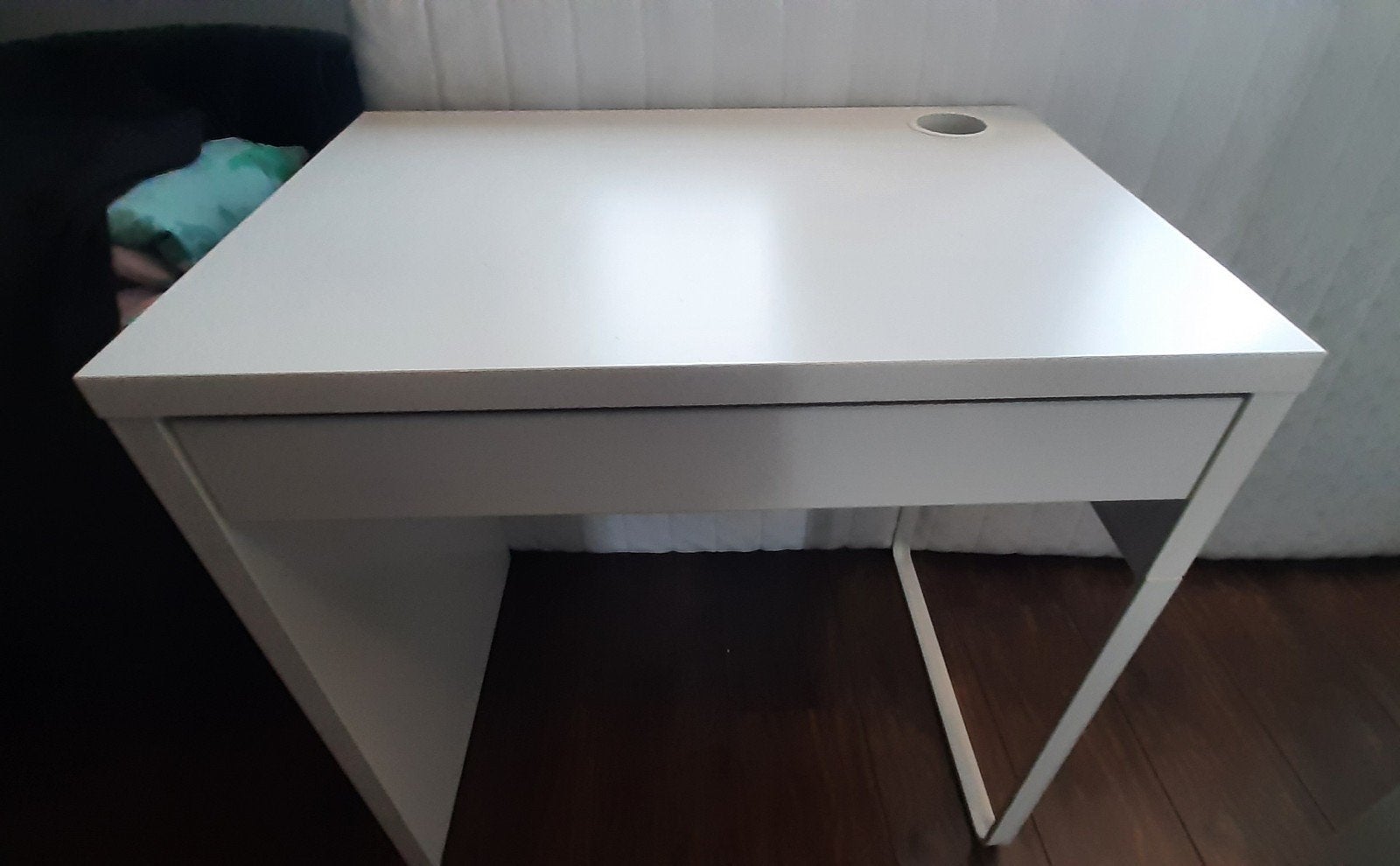 IKEA Micke bureau wit met lade - Compact en functioneel, Ophalen, Gebruikt, Met lades, Spaanplaat of MDF