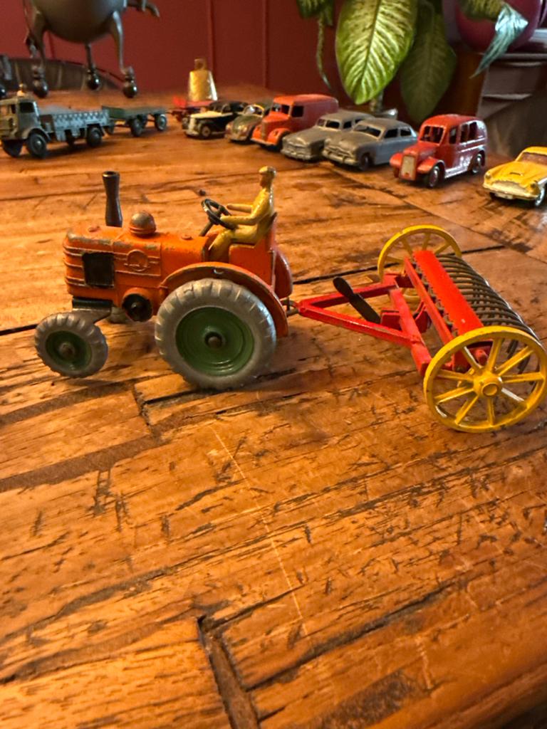 Dinky Toys ( modelnummer 301) Field Marshall Tractor, Ophalen of Verzenden, Gebruikt, Overige merken