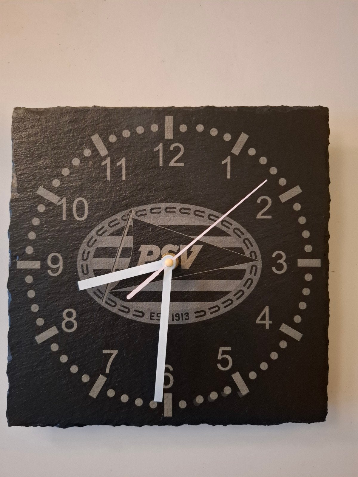 PSV Wandklok 25x25 cm van leisteen - Uniek en stijlvol, Ophalen of Verzenden