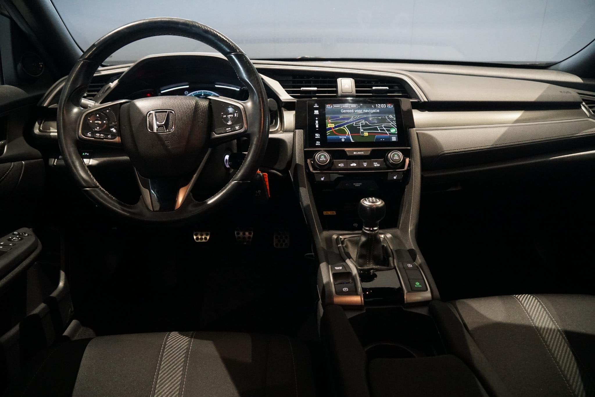 Honda Civic 1.0 i-VTEC Elegance + TREKHAAK / CAMERA / CARPLA, Auto's, Stof, Gebruikt, Euro 6, 1246 kg