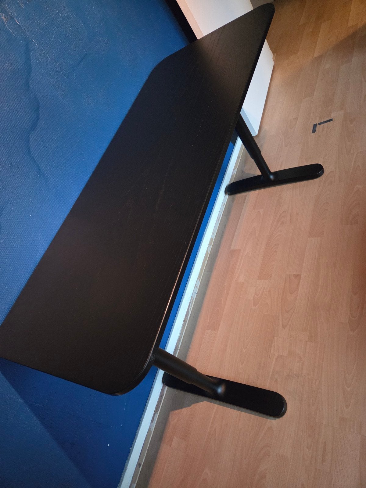IKEA BEKANT bureau zwart essen 140x60 cm, hoogte verstelbaar, Huis en Inrichting, Ophalen, Zwart, Gebruikt, In hoogte verstelbaar