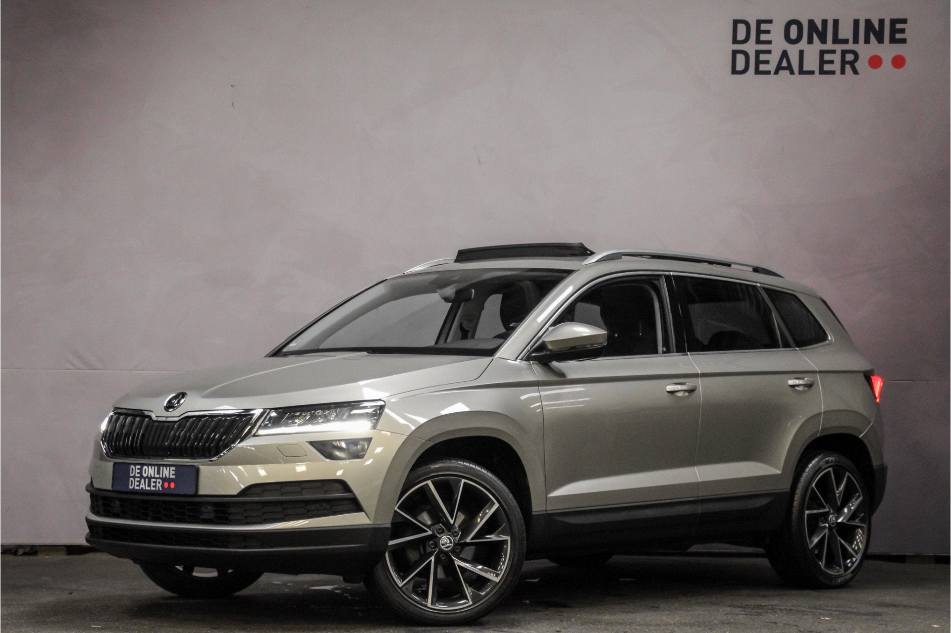 Skoda Karoq 1.5 TSI 150PK AUT |Pano|19inch|Canton|Carplay, Auto's, Euro 6, 4 cilinders, 150 pk, Bedrijf