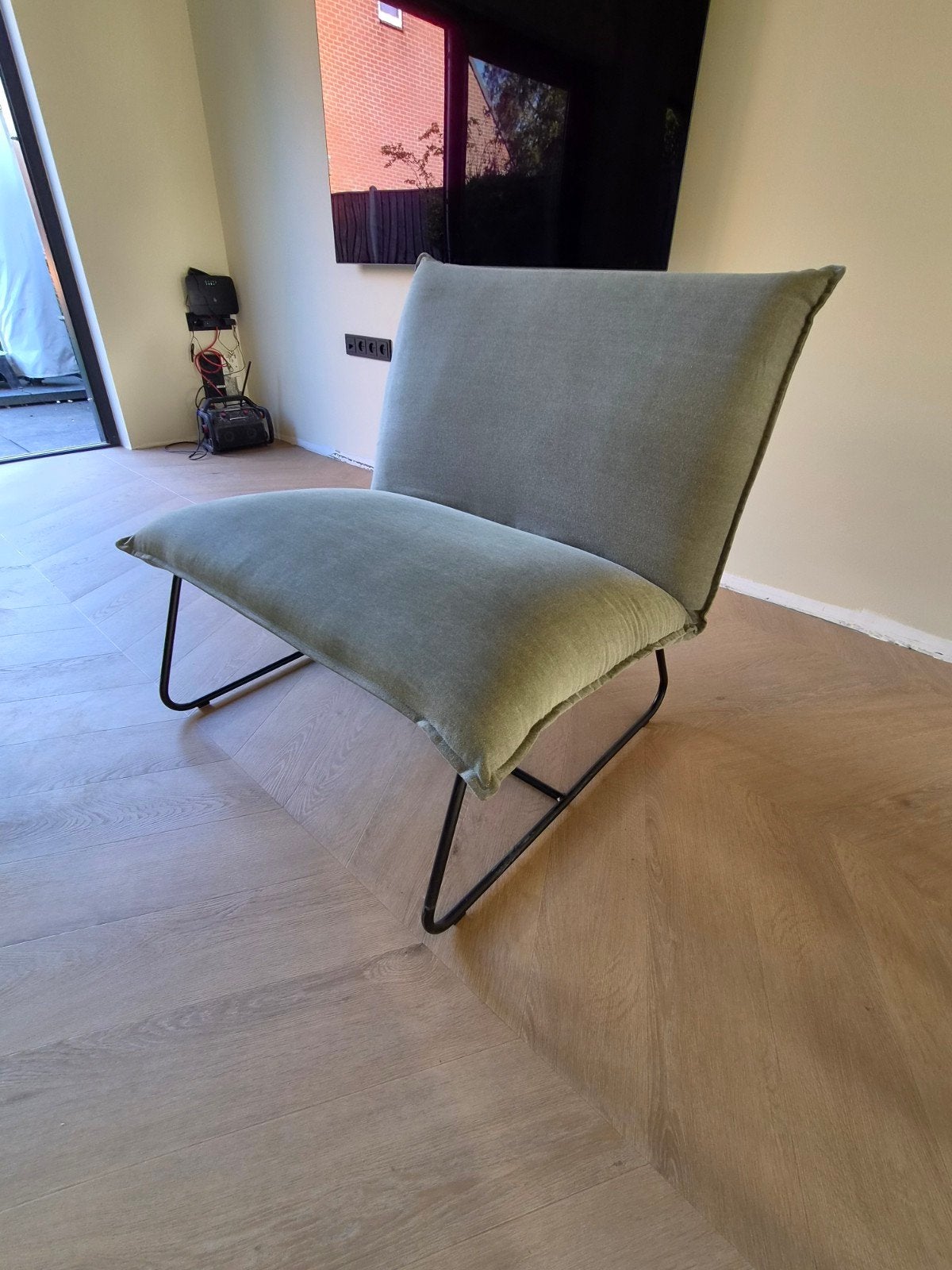 Zo goed als nieuwe Lounge Fauteuil Elton. Groen zen lifesty, Huis en Inrichting, Ophalen, Zo goed als nieuw, Metaal, Industrieel, Tijdloos