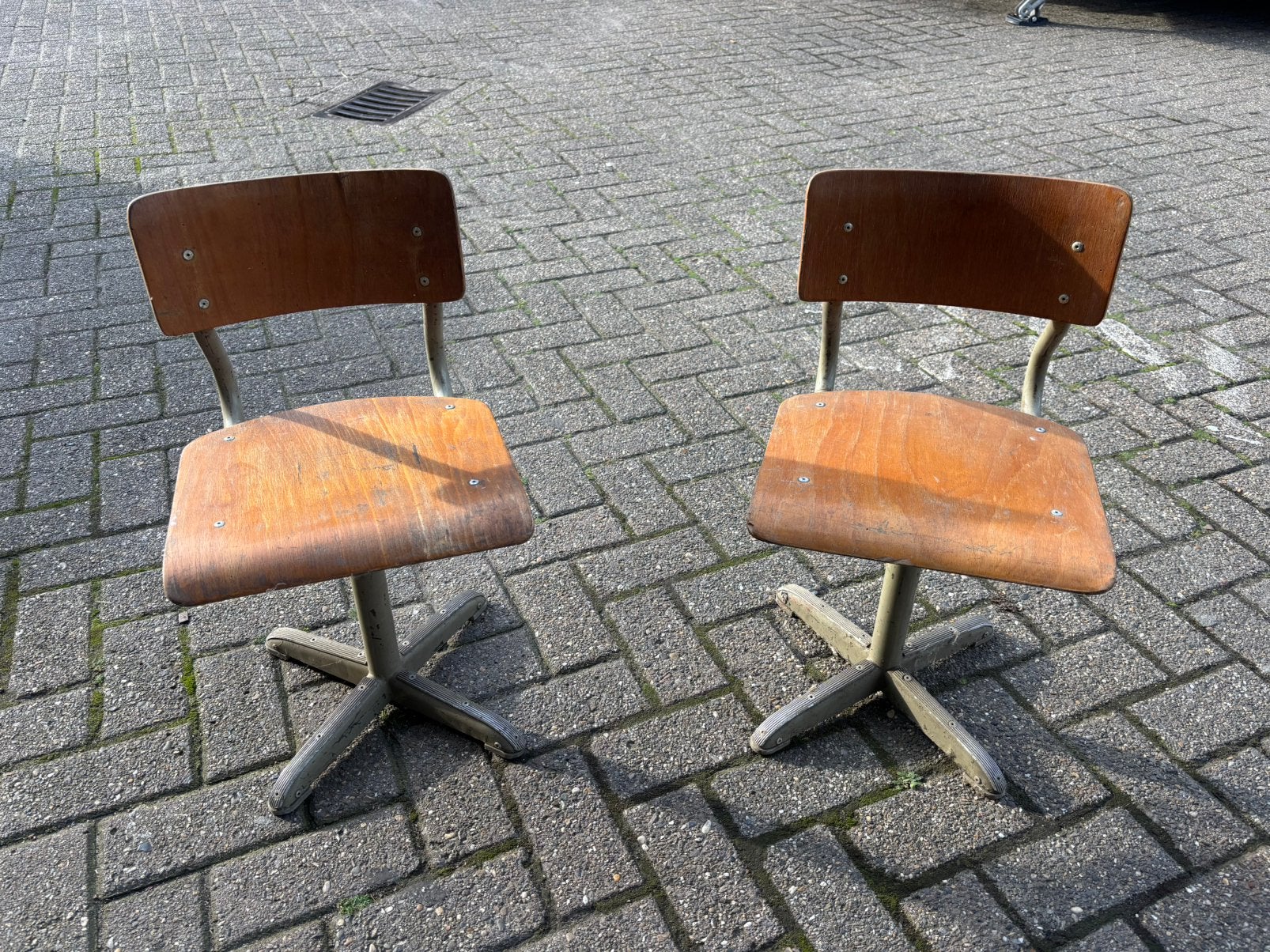 Schoolstoeltjes, Ophalen, Gebruikt, Overige kleuren, Twee