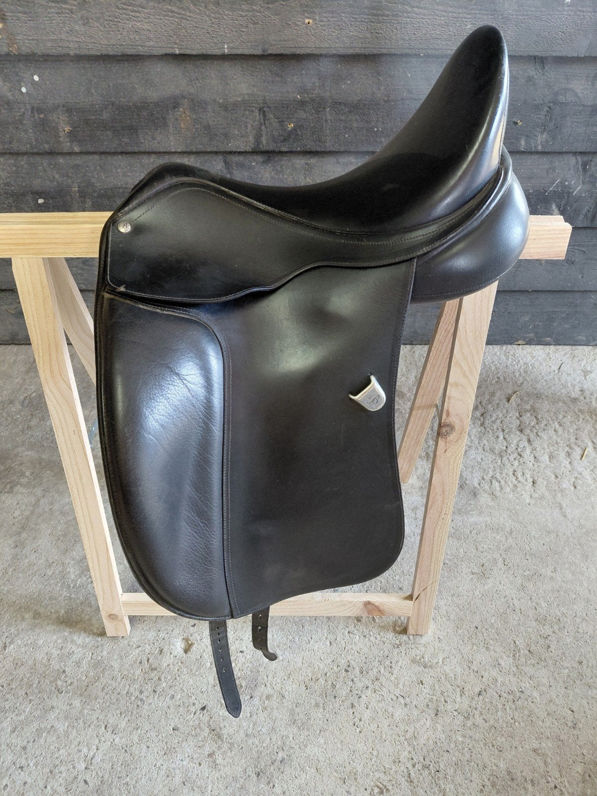 Bates Isabel 17,5 inch zadel, Dieren en Toebehoren, Ophalen of Verzenden, Gebruikt, Dressuur