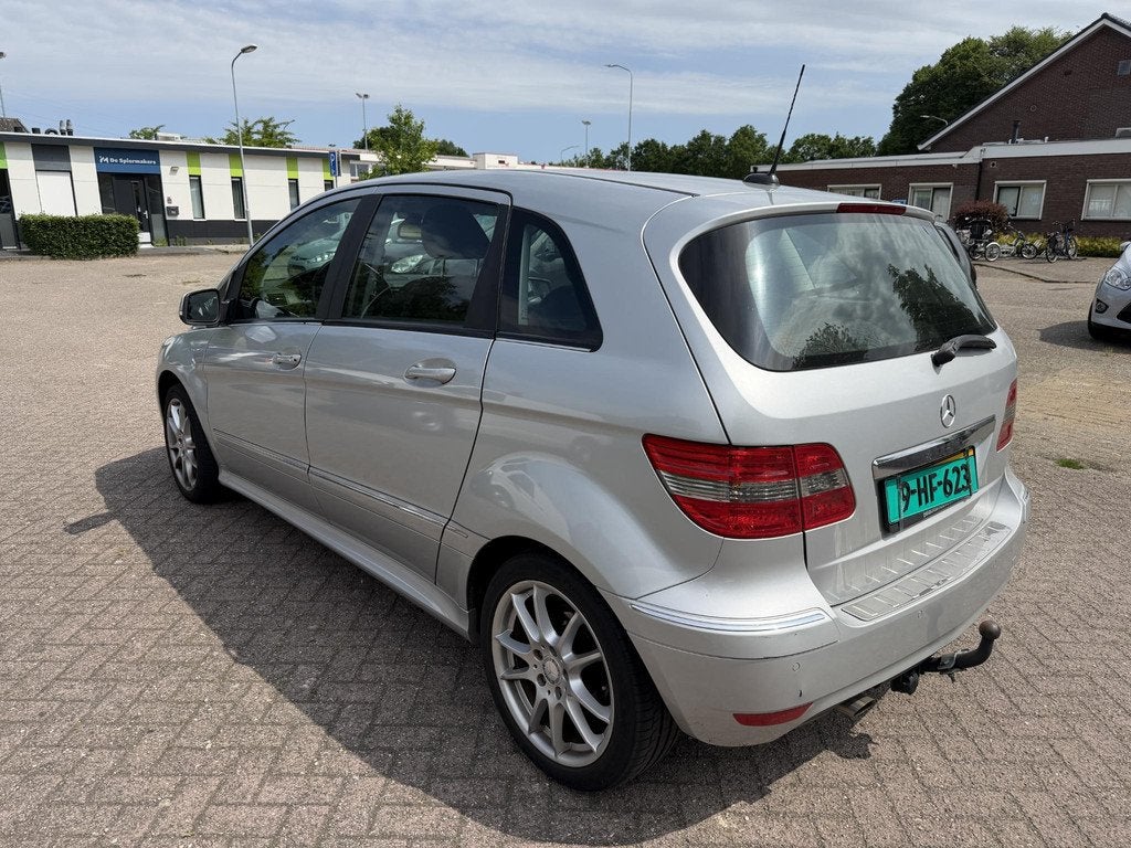 Mercedes-Benz B-klasse 180 BlueEFFICIENCY Business CLass | A, Voorwielaandrijving, Gebruikt, Zwart, 4 cilinders