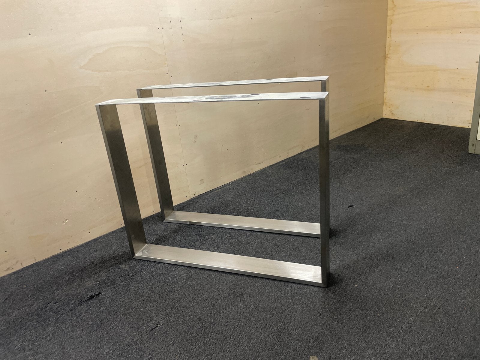 Twee RVS tafelpoten - 73.5cm hoog, 90cm breed, Ophalen, Tafelpoot, Gebruikt, 50 tot 100 cm
