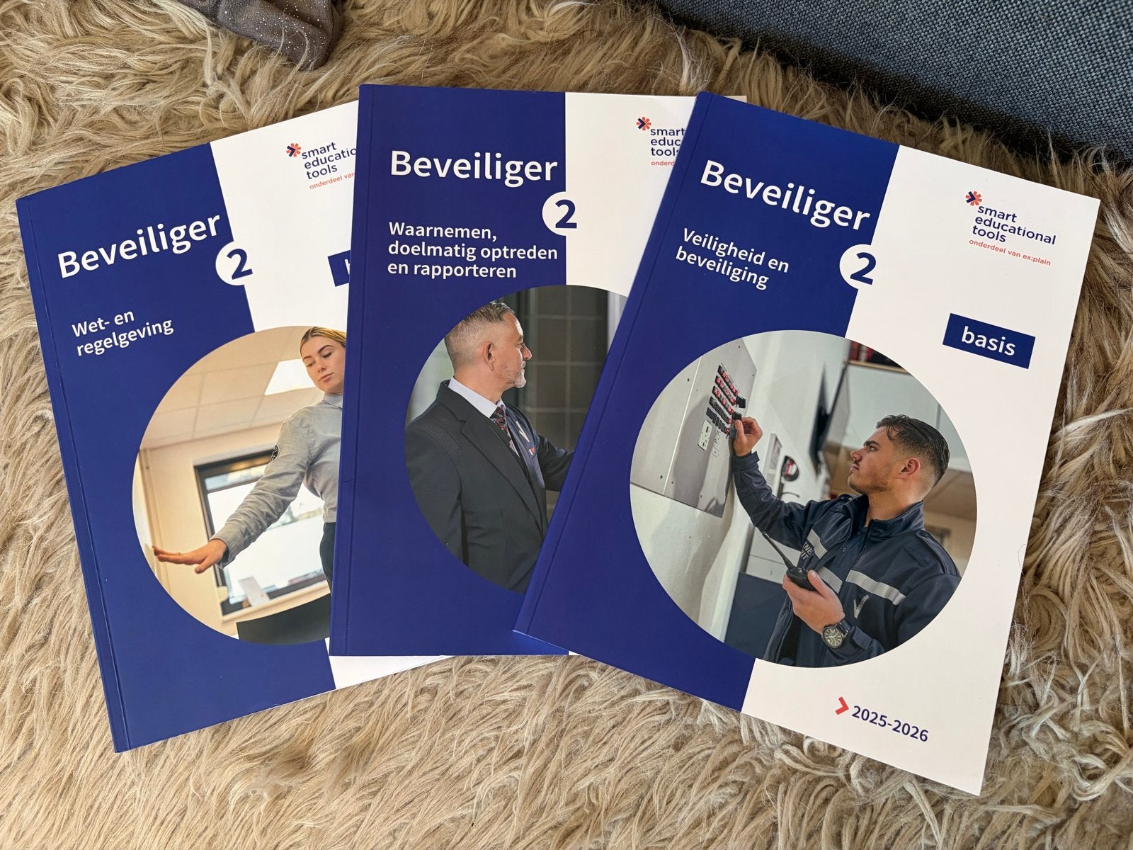 Schoolboeken Beveiliger 2  + E-learning code, Boeken, Ophalen of Verzenden, Zo goed als nieuw, Overige niveaus, Overige vakken