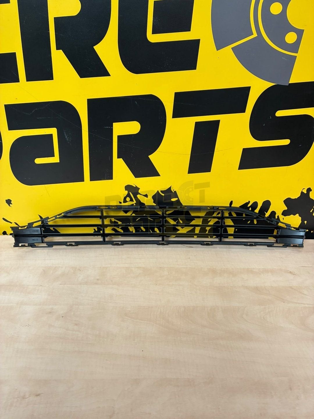 Volvo V40 (9/12-7/20) VOORBUMPERROOSTER Middenmat Origineel!, Gebruikt, -, Voor, -