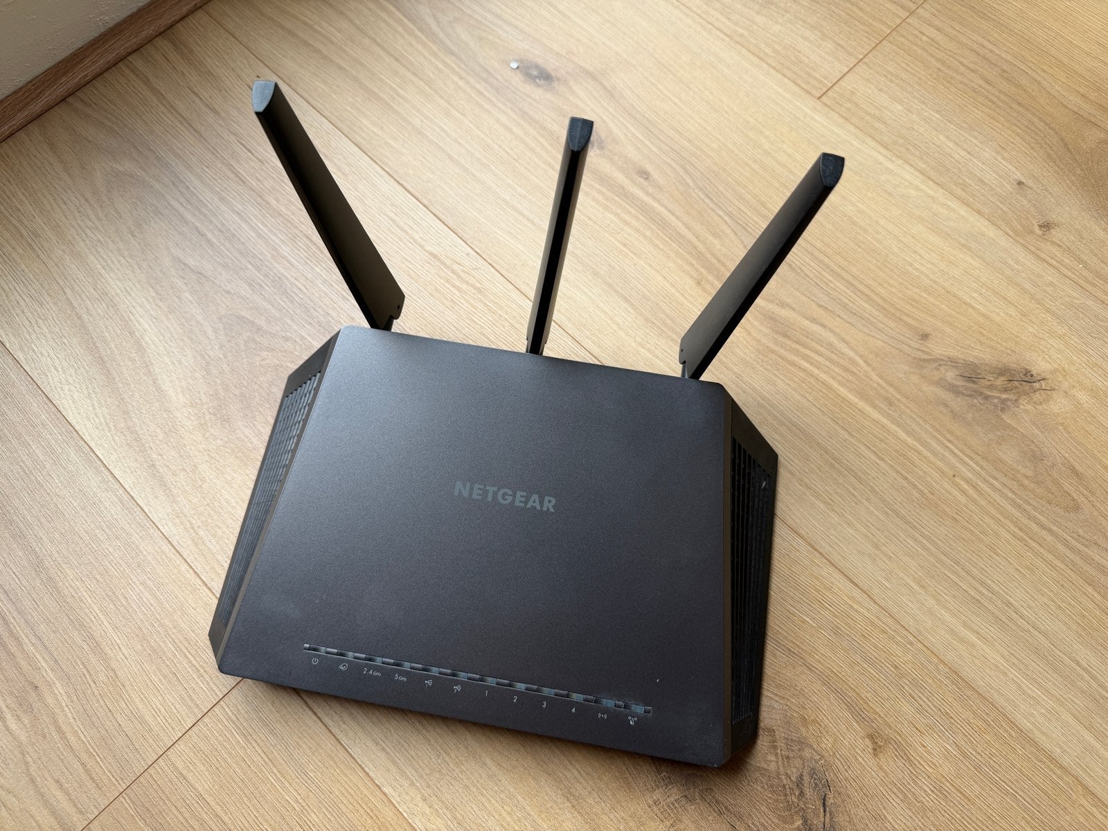 NETGEAR Nighthawk AC1900 Smart WiFi Router R7000, Ophalen of Verzenden, Zo goed als nieuw, Router