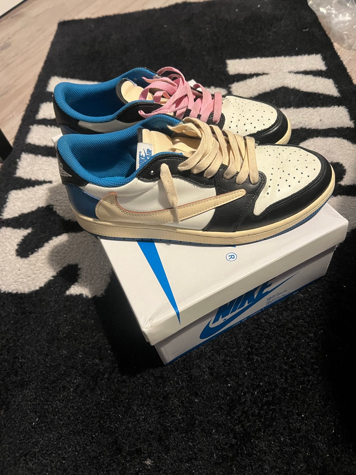 Travis Scott Fragment Jordan 1 Low - Maat 43, Kleding | Heren, Schoenen, Ophalen of Verzenden, Zo goed als nieuw, Overige kleuren