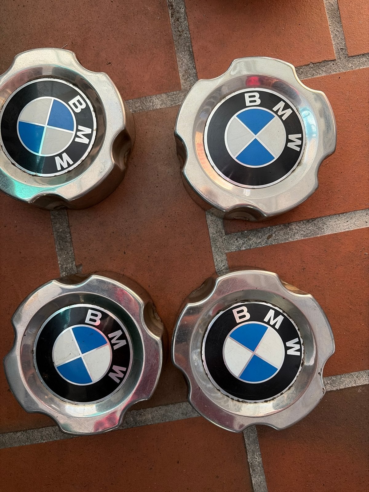 Set van 4 BMW wieldoppen / naafdoppen, Auto diversen, Ophalen of Verzenden, Gebruikt