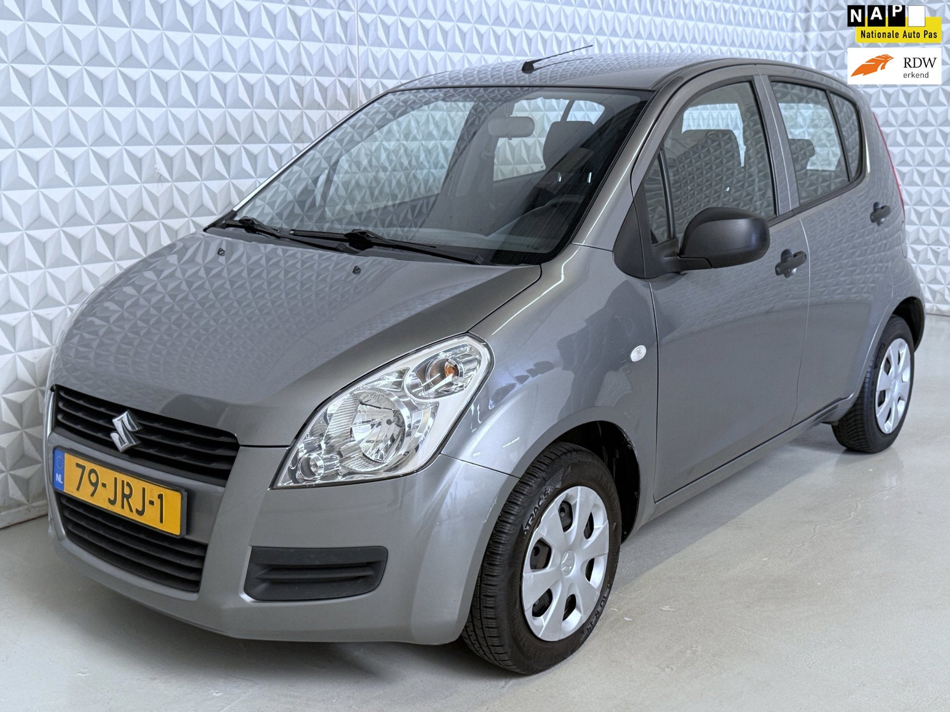 Suzuki Splash 1.0 Base STUURBEKRACHTIGING / 186.000km (2009), Auto's, Suzuki, Gebruikt, 31 €/maand, 996 cc, Origineel Nederlands