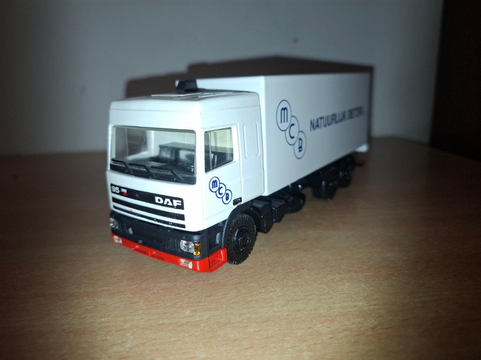 Daf 95 MCB trucklite   Lioncar 1:50, Ophalen of Verzenden, Zo goed als nieuw, Bus of Vrachtwagen, Lion Toys
