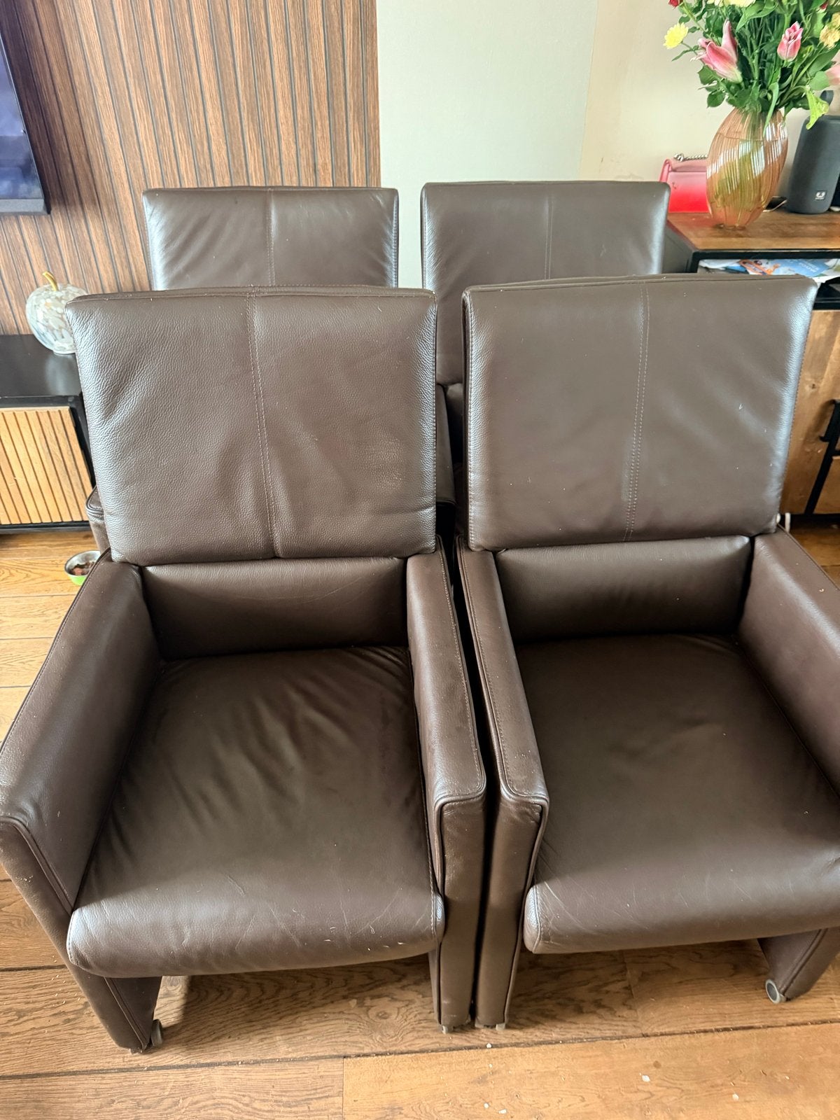 4 bruine leren eetkamerstoelen met armleuningen, Huis en Inrichting, Stoelen, Ophalen, Bruin, Leer, Zo goed als nieuw