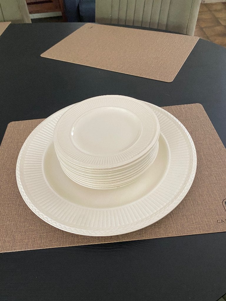 Wedgwood Edme Plain gebaksset, Huis en Inrichting, Keuken | Servies, Overige typen, Ophalen of Verzenden, Zo goed als nieuw, Wedgwood