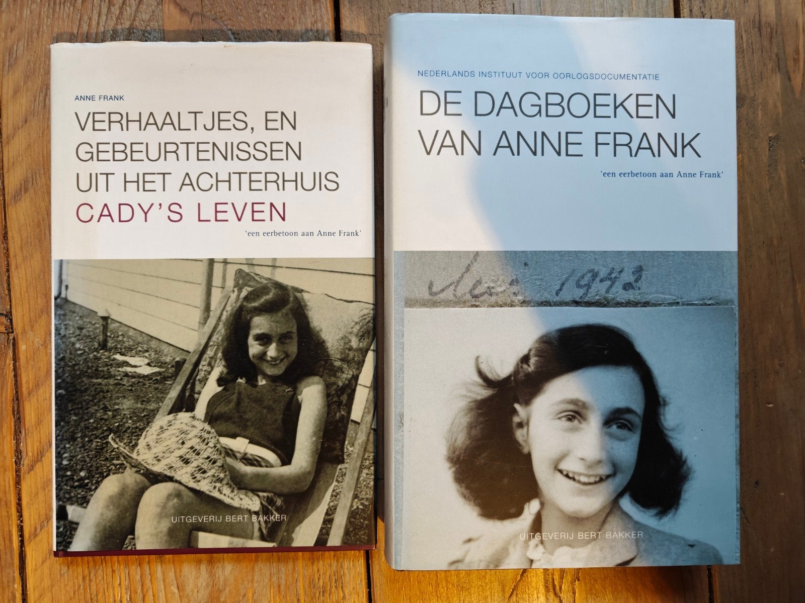 2 Grote, dikke boeken rond Anne Frank.
