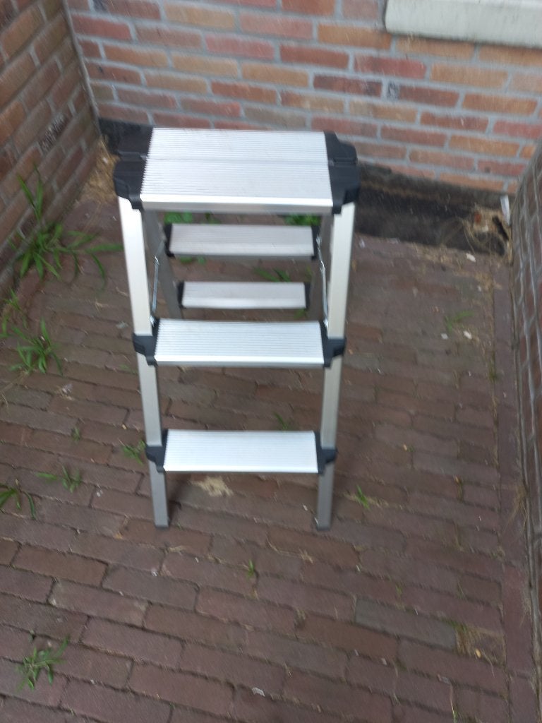 huishoudtrap 3 treden aluminium, Ophalen of Verzenden, Zo goed als nieuw, Opvouwbaar of Inschuifbaar, Minder dan 2 meter