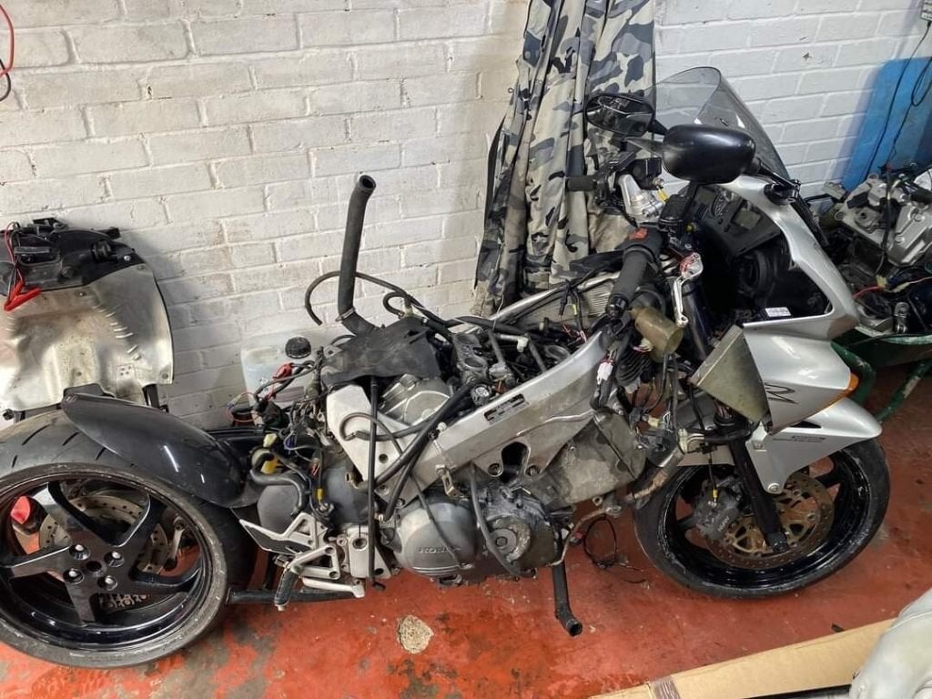Gezocht Honda VFR 800Fi sloop motor, Ophalen, Gebruikt