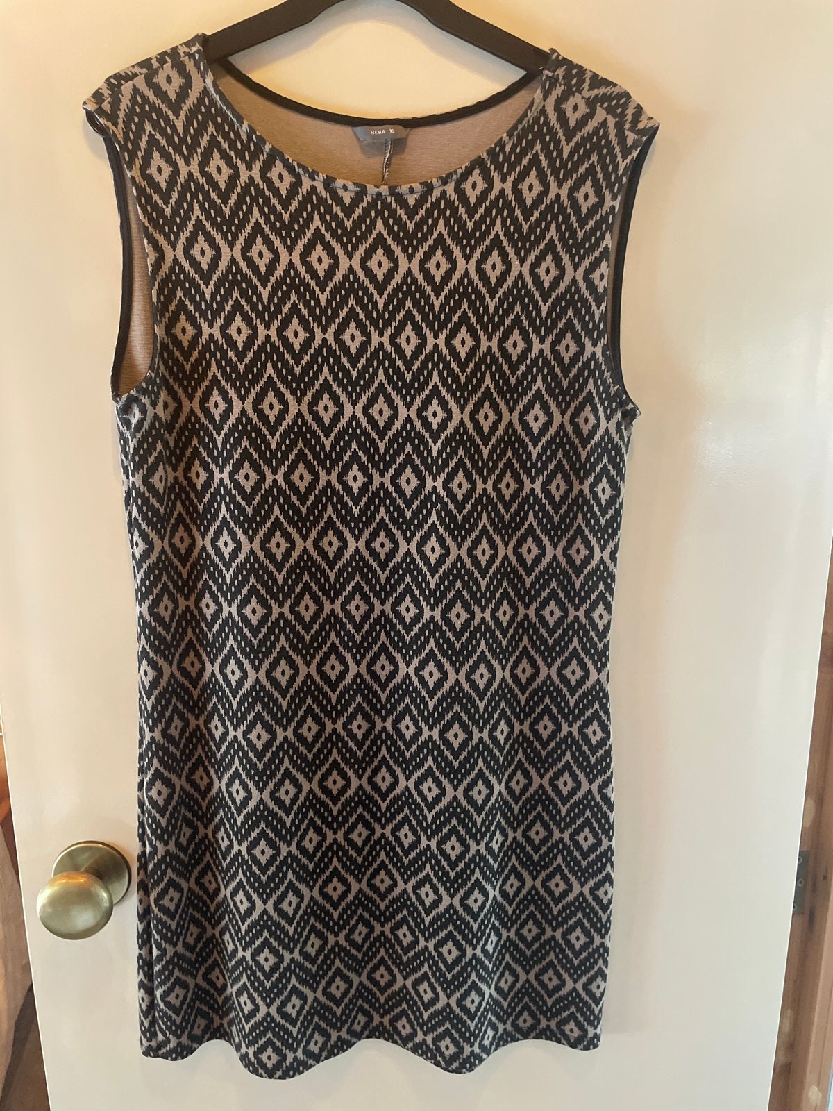 Hema Jurk met geometrisch patroon - Maat XL, Zwart, Maat 46/48 (XL) of groter, Ophalen of Verzenden, Knielengte