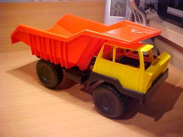 Plastic Italy - Deutz Dump Truck [geel] 1/25, Hobby en Vrije tijd, Ophalen of Verzenden, Gebruikt, Bus of Vrachtwagen