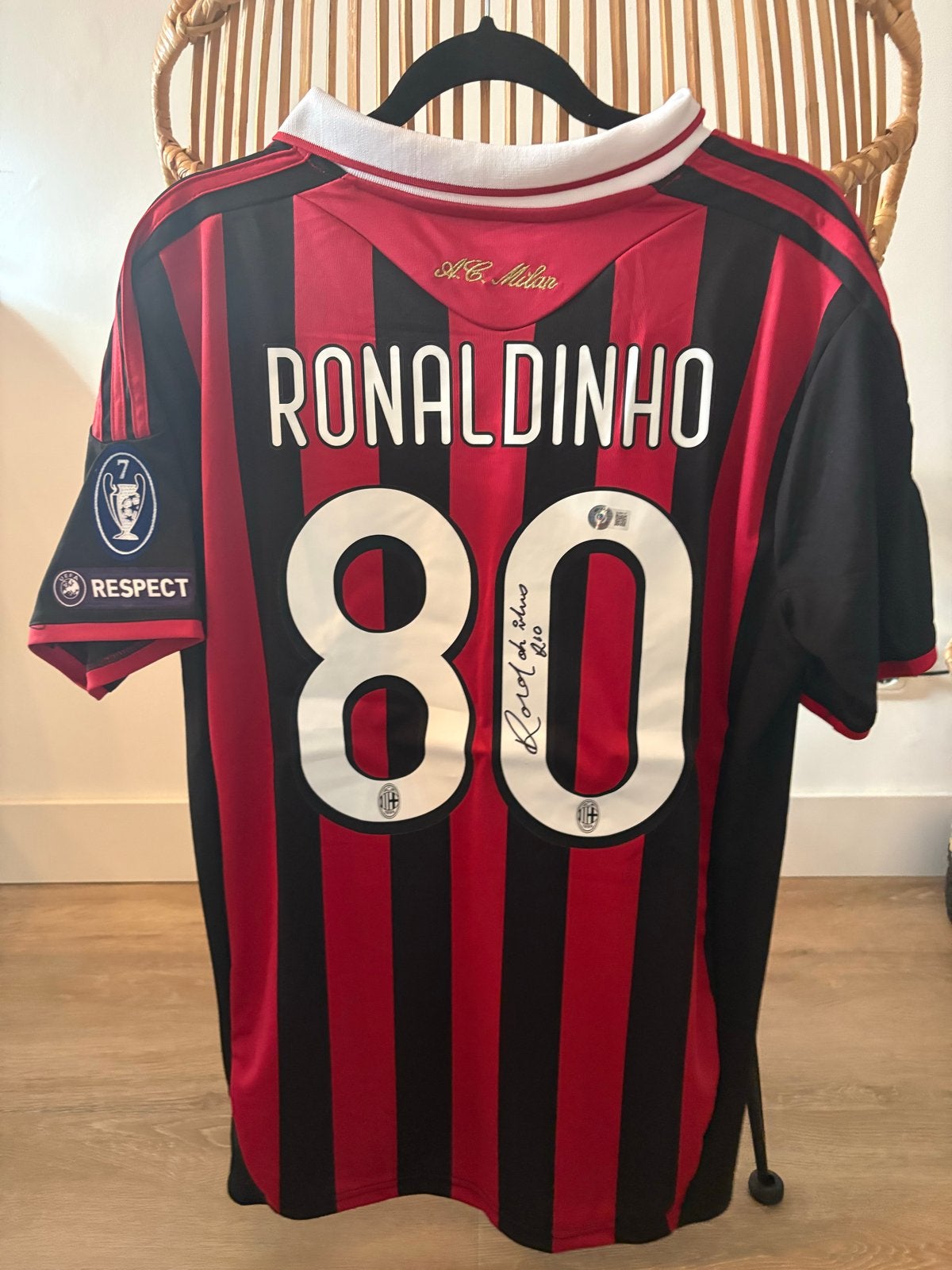 Gesigneerd AC Milan Ronaldinho, Ophalen of Verzenden, Zo goed als nieuw, Maat 52/54 (L), Rood