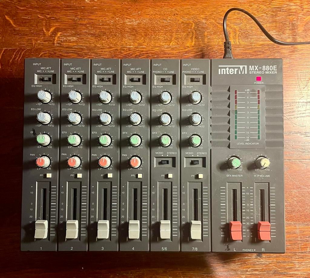 InterM MX-880E stereo mixer, 8 kanalen., Muziek en Instrumenten, Ophalen of Verzenden, Gebruikt, 5 tot 10 kanalen, Microfooningang