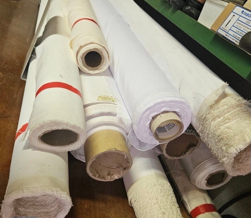 Partij stoffen en schilders linnen op rol, 120 cm of meer, Wit, Ophalen of Verzenden, Linnen