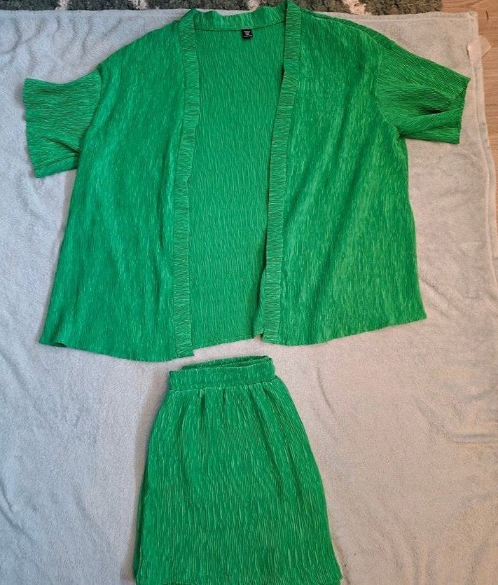 Groene plissé set: kimono top en short XL, Kleding | Dames, Onbekend, Ophalen of Verzenden, Zo goed als nieuw