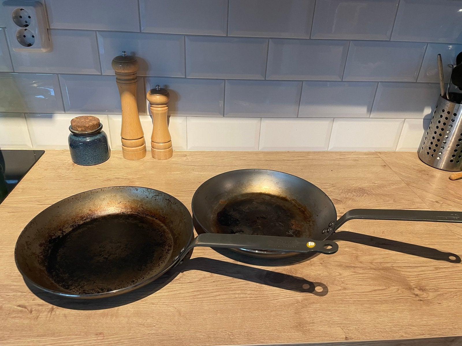 De Buyer Koekenpannen - Set van 2, Huis en Inrichting, Keuken | Potten en Pannen, Ophalen, Gebruikt, Antiaanbaklaag, De Buyer